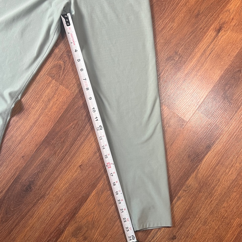 Abercrombie & Fitch - Women’s Light Green Sea Foam - Workout Leggings w zipper - Picture 5 of 7